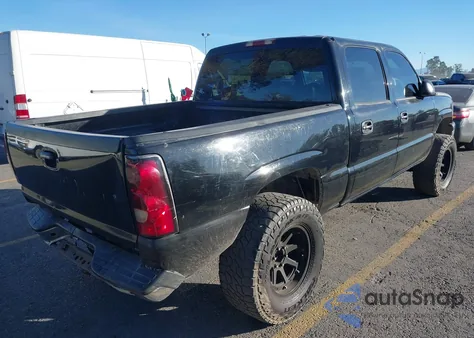 2004 Chevrolet Silverado 1500 Ls z USA, uszkodzony, nr VIN 2GCEC13TX41304021